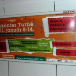 Kis-óriásplakát-Metró mozgólépcsőnél